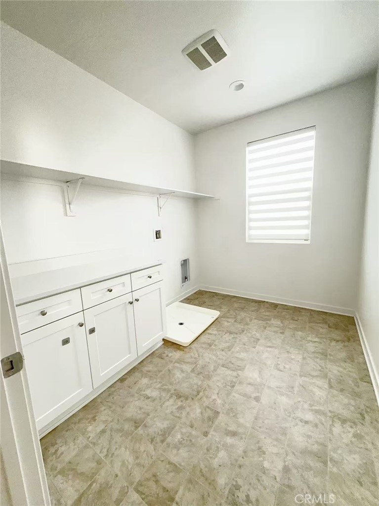 2932 E Copperhill Street