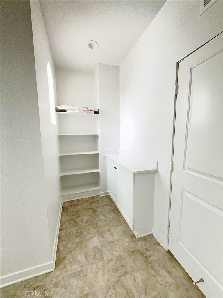 2932 E Copperhill Street