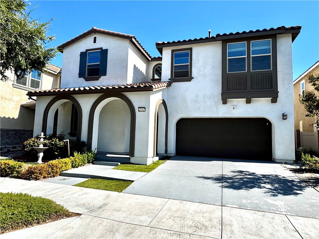 2932 E Copperhill Street