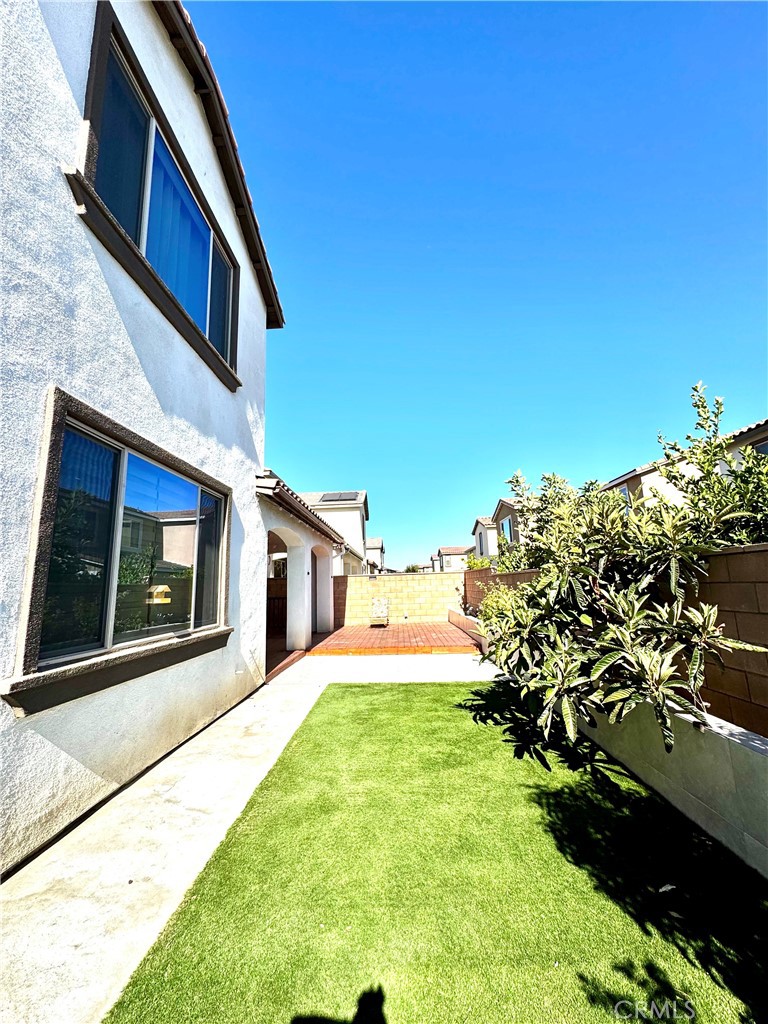 2932 E Copperhill Street