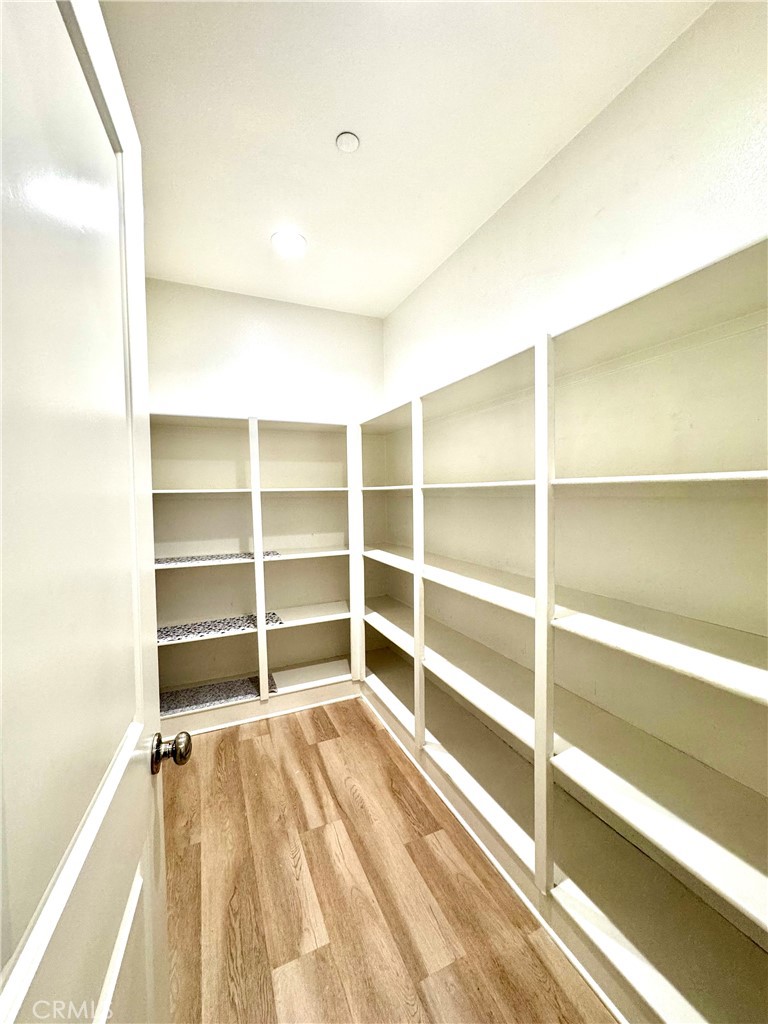 2932 E Copperhill Street