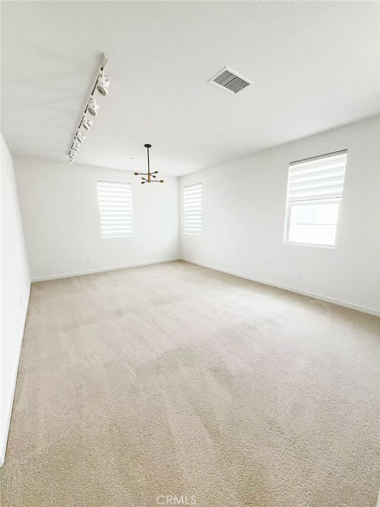 2932 E Copperhill Street