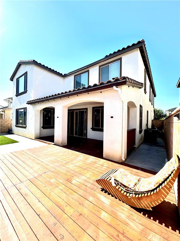 2932 E Copperhill Street