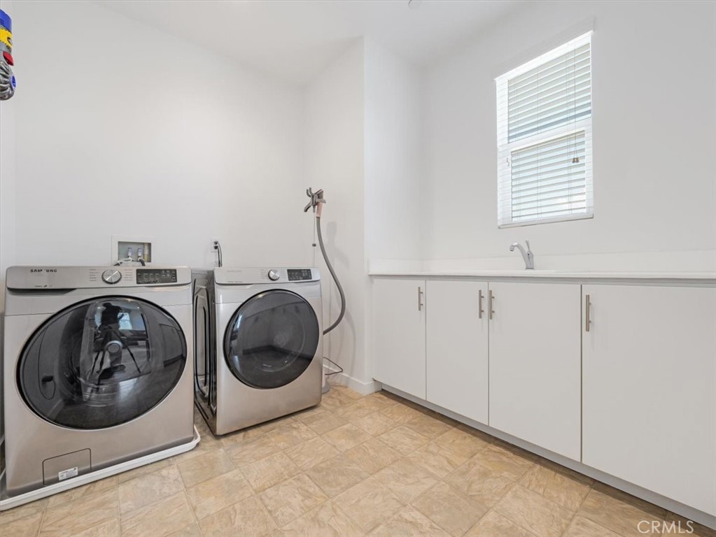 4858 S Avocado Trail