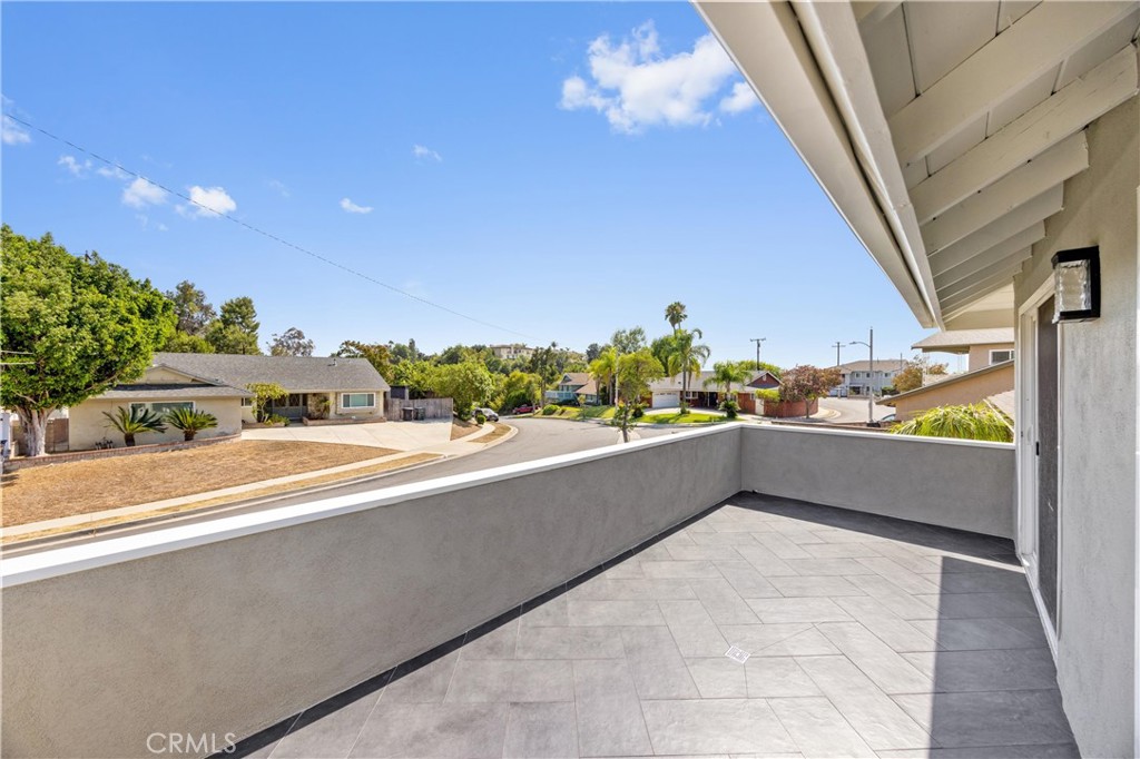 1501 E Maplegrove Street