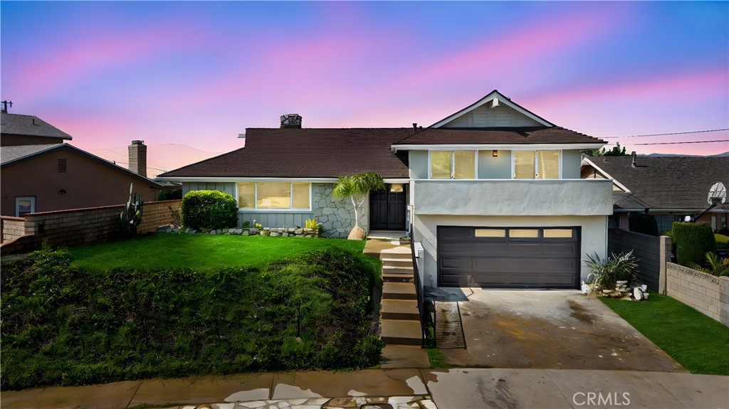 1501 E Maplegrove Street