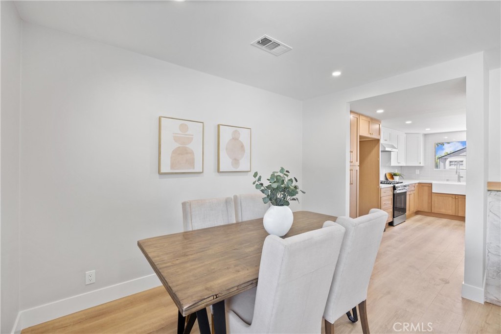 1501 E Maplegrove Street