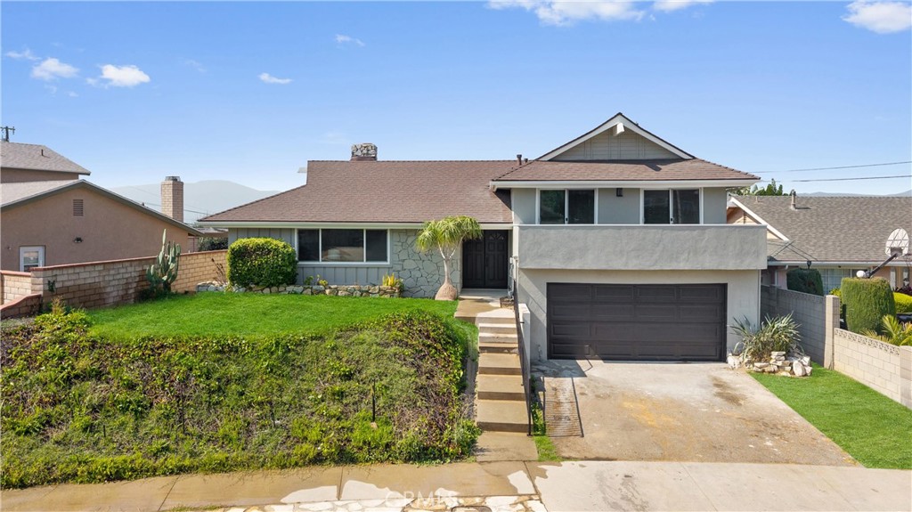 1501 E Maplegrove Street