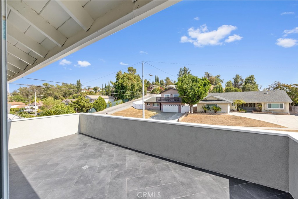 1501 E Maplegrove Street