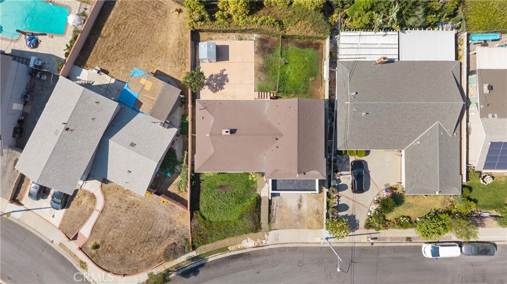 1501 E Maplegrove Street