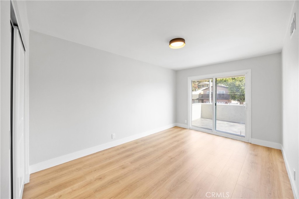 1501 E Maplegrove Street