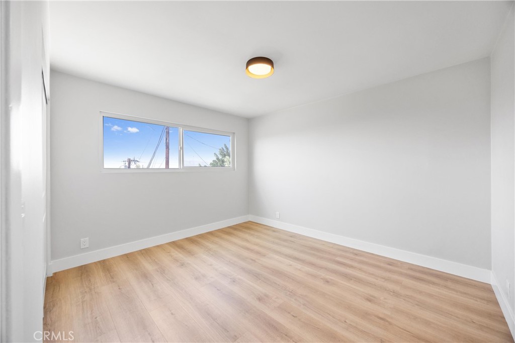 1501 E Maplegrove Street