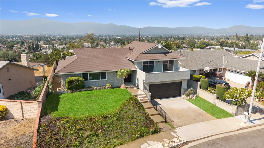 1501 E Maplegrove Street