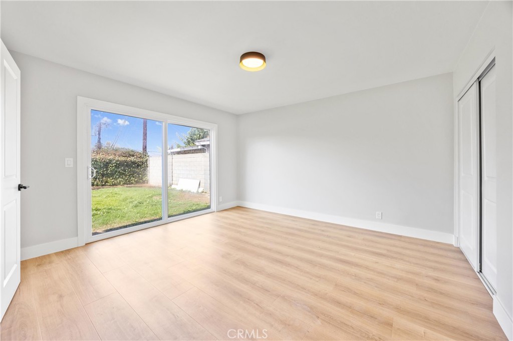 1501 E Maplegrove Street