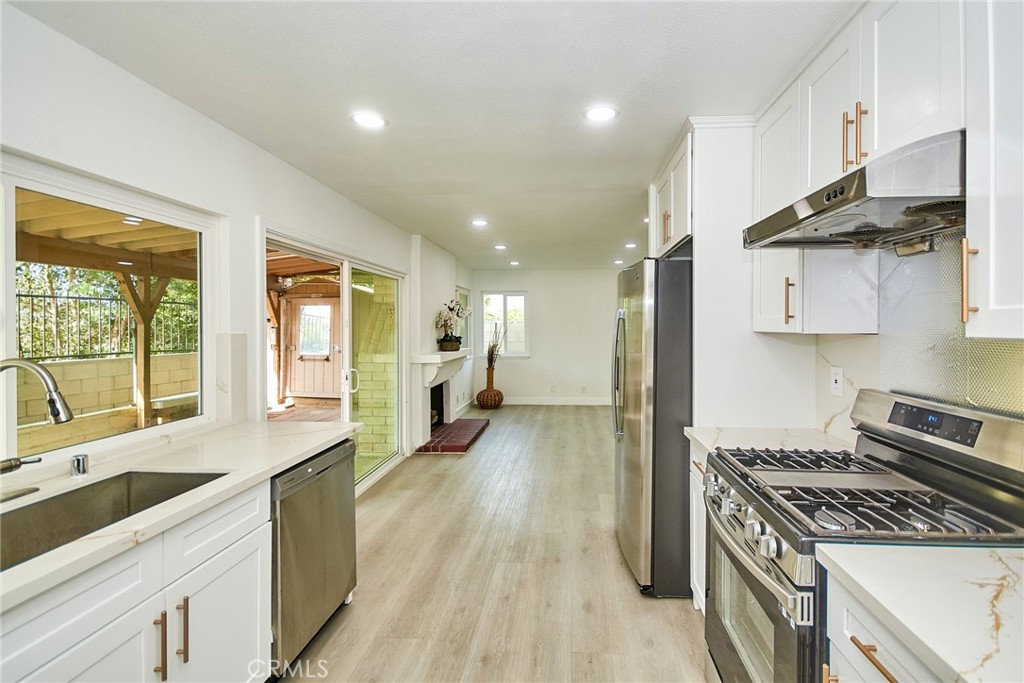 2028 E Lainie Street