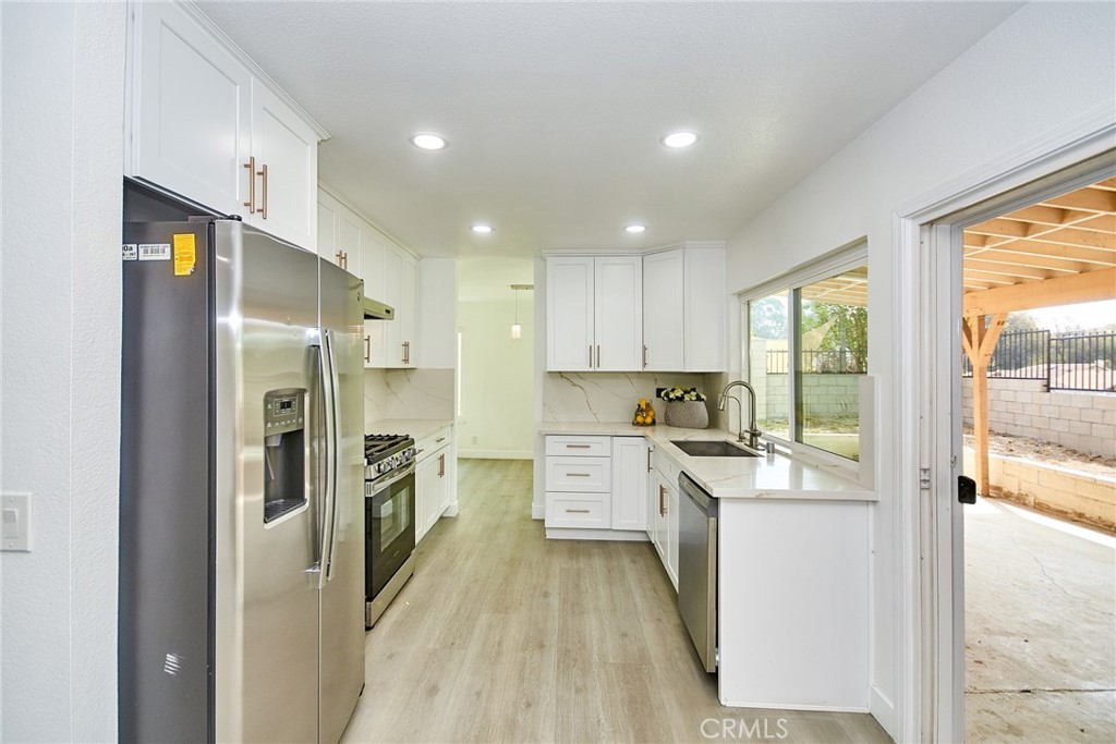 2028 E Lainie Street