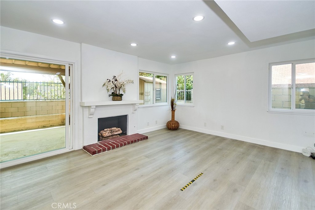 2028 E Lainie Street