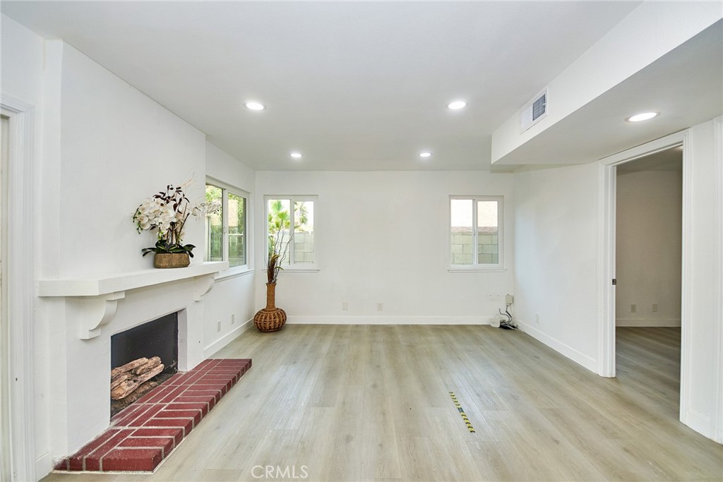 2028 E Lainie Street