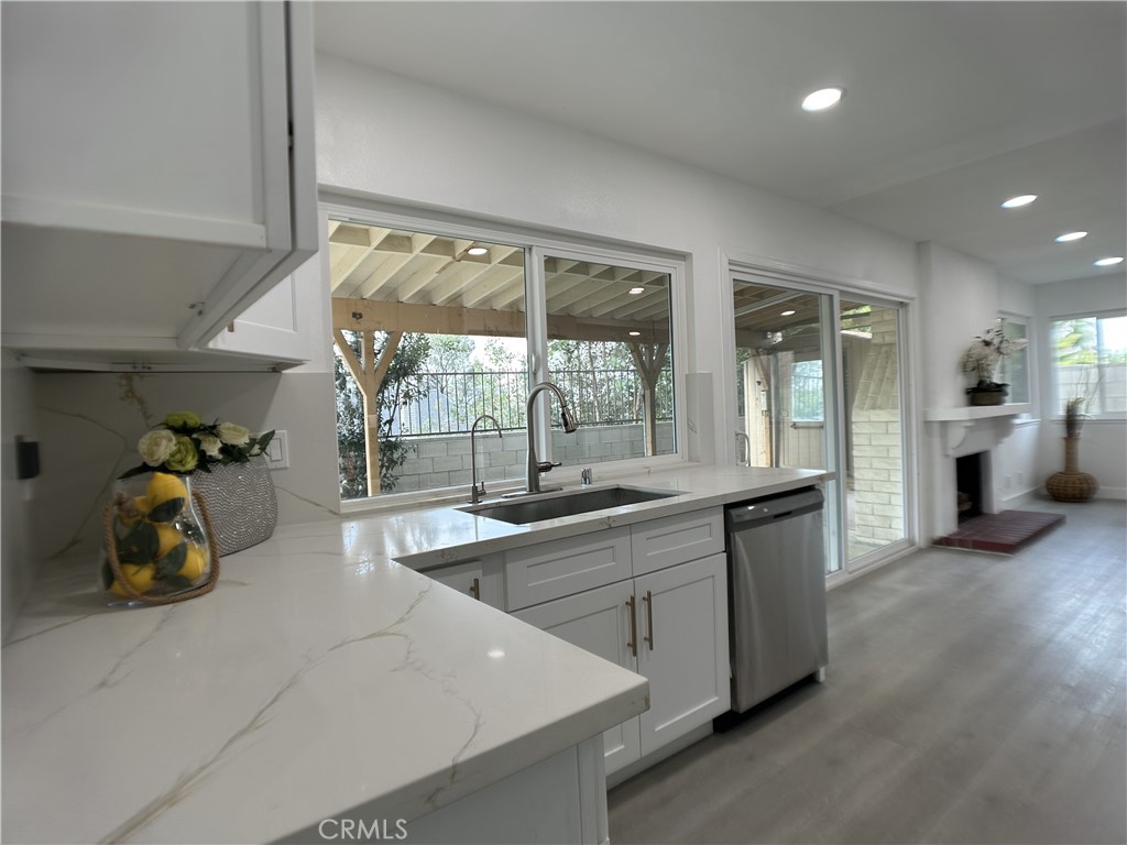 2028 E Lainie Street