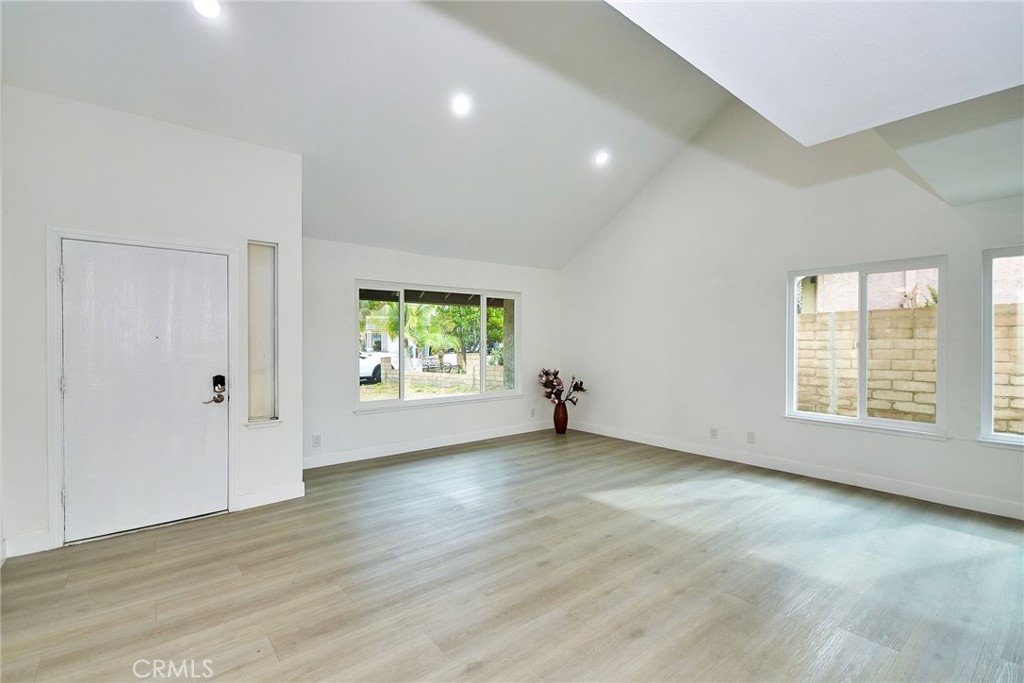 2028 E Lainie Street