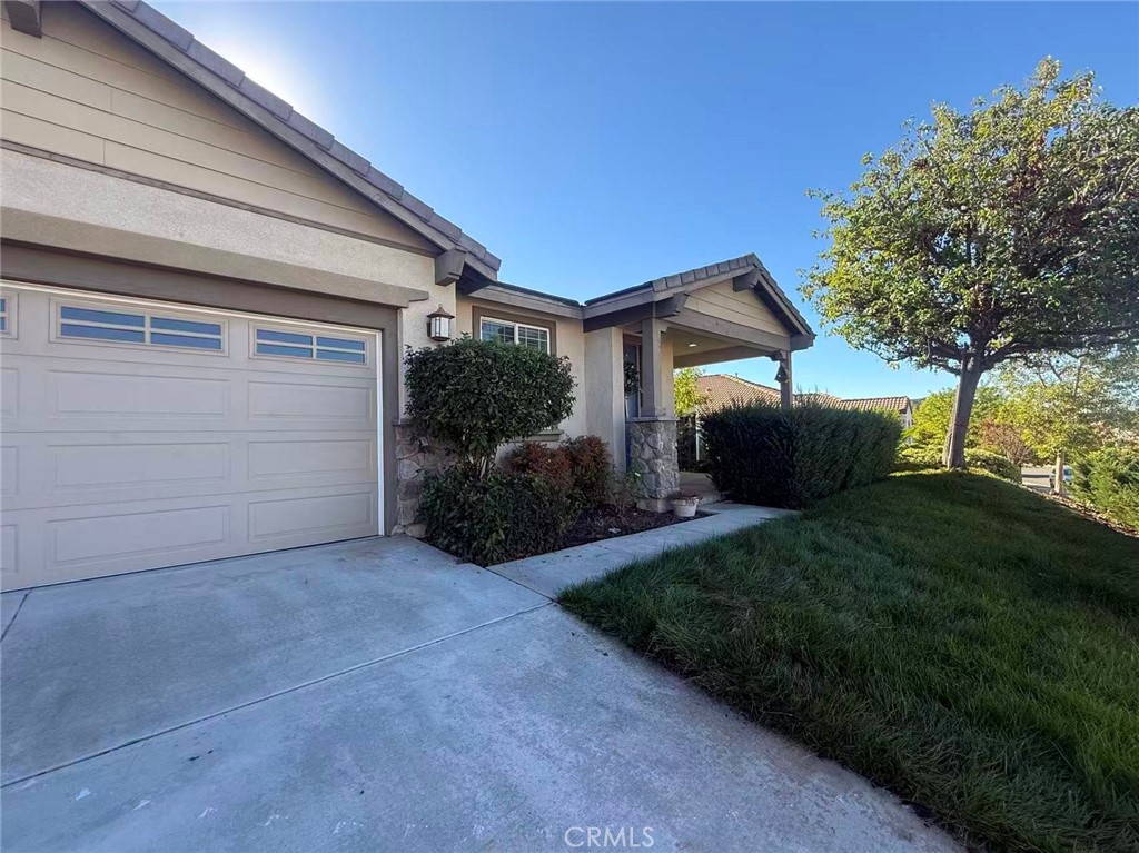 36228 Bur Oaks Avenue