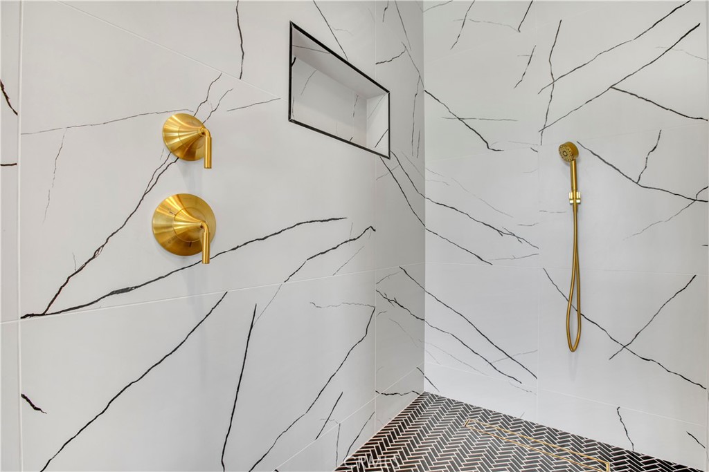 2380 Scenic Ridge Dr