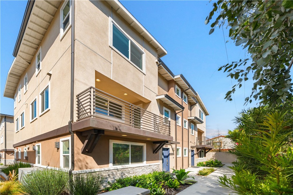 23238 Marigold Avenue