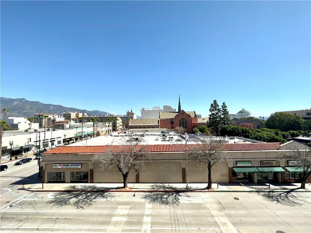 39 S Los Robles Avenue 3006