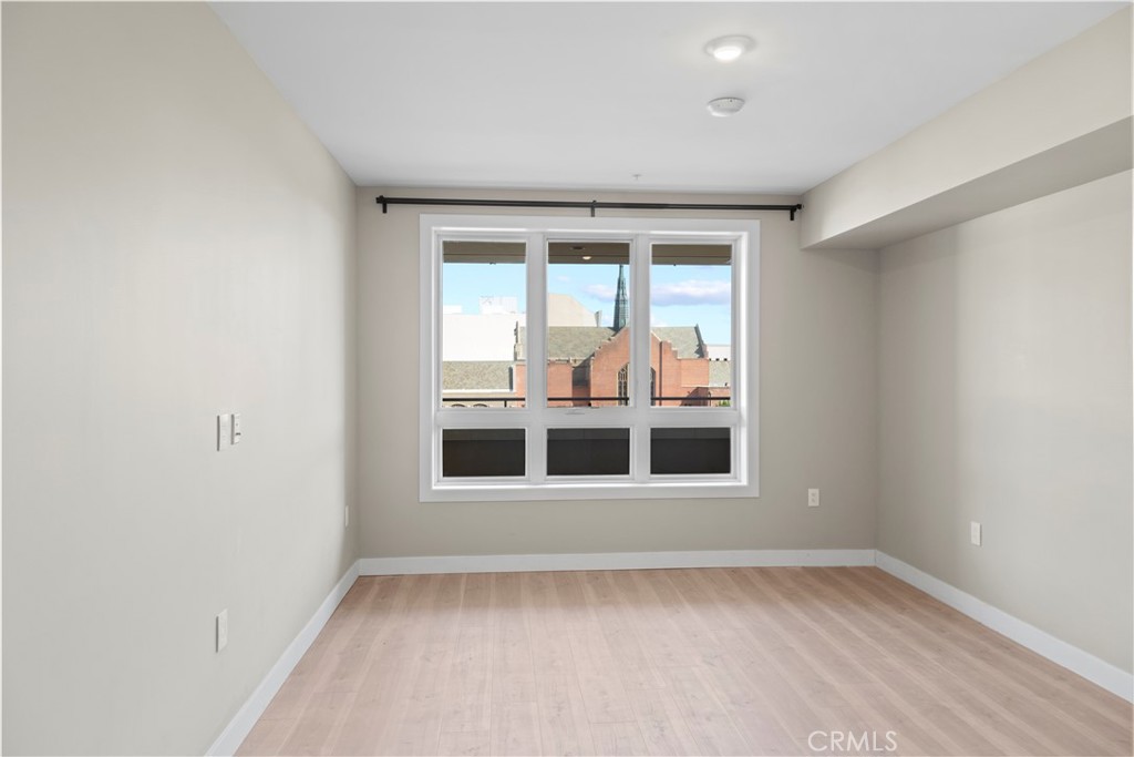 39 S Los Robles Avenue 3006