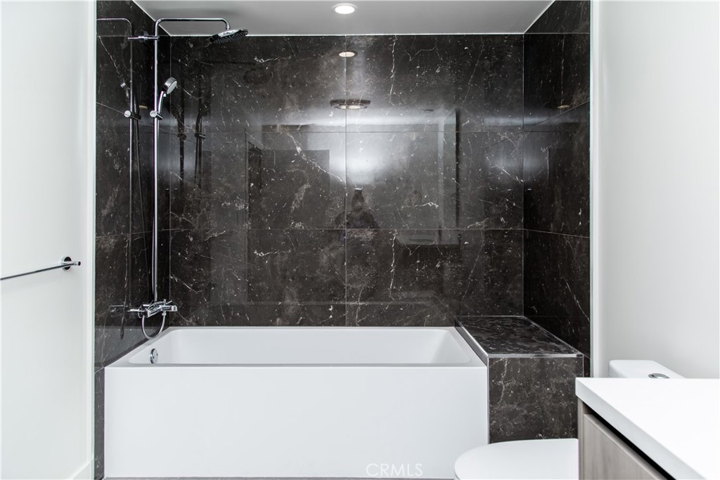 39 S Los Robles Avenue 3006