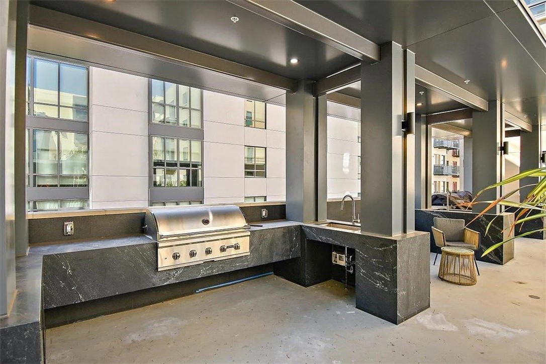 39 S Los Robles Avenue 3006