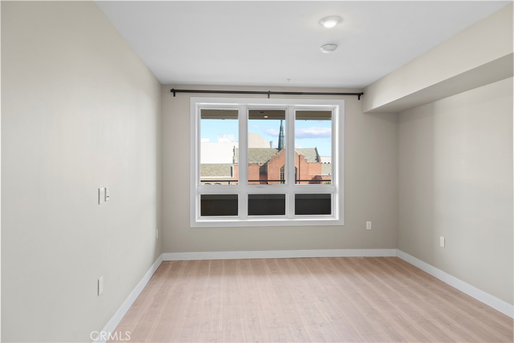 39 S Los Robles Avenue 3006