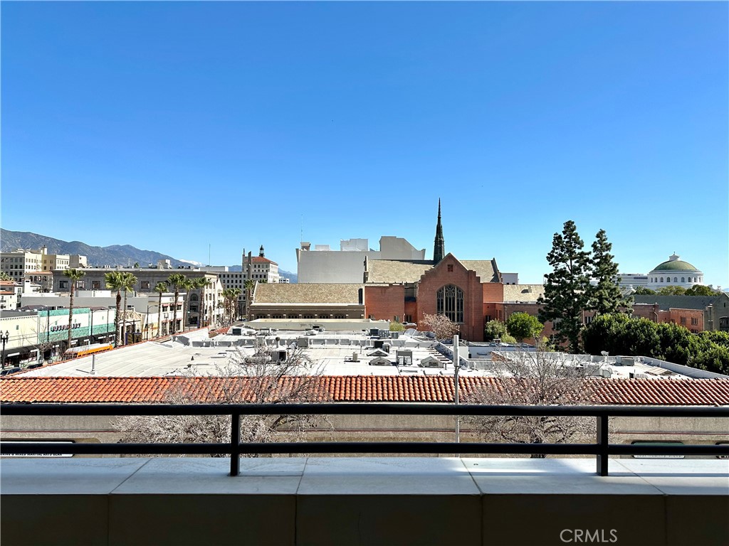 39 S Los Robles Avenue 3006