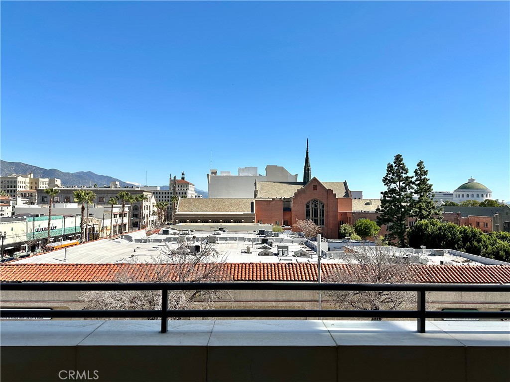 39 S Los Robles Avenue 3006