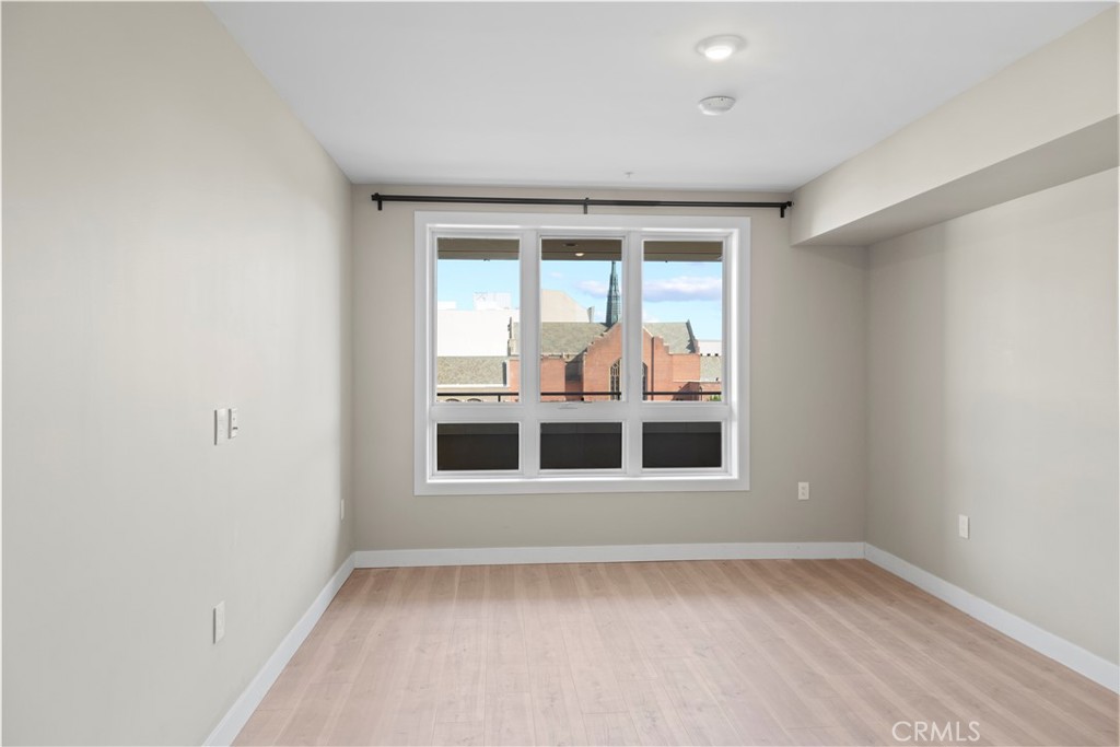 39 S Los Robles Avenue 3006