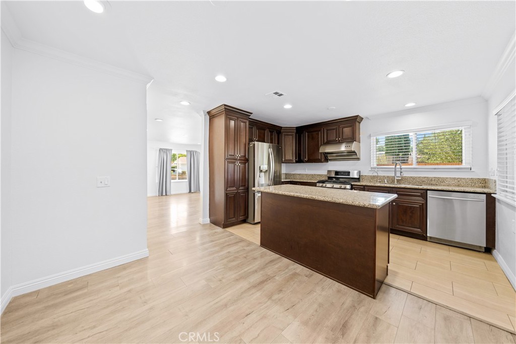 15410 Elm Lane