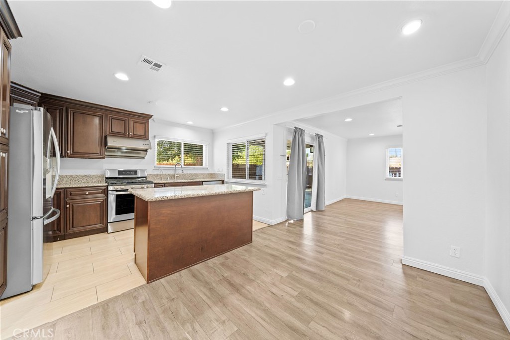 15410 Elm Lane