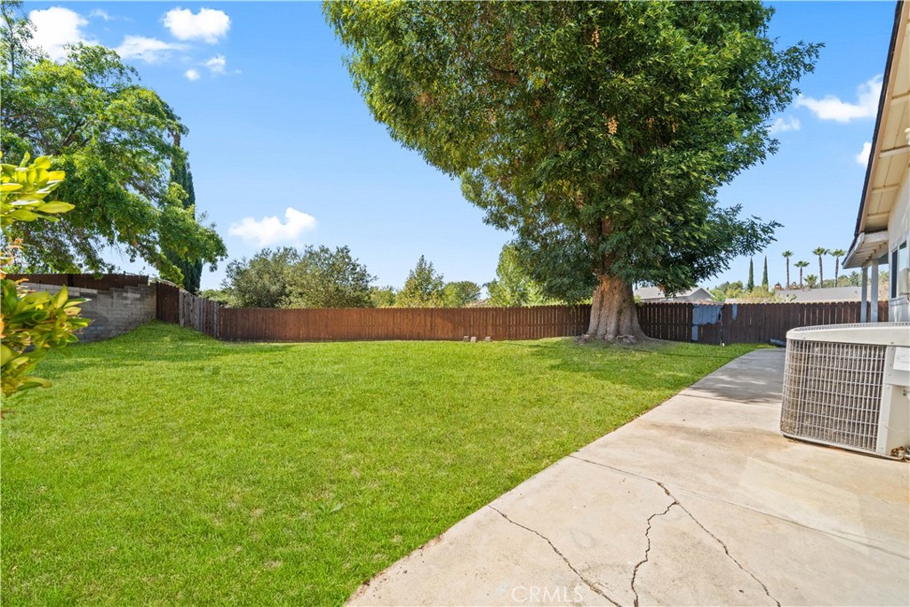 15410 Elm Lane