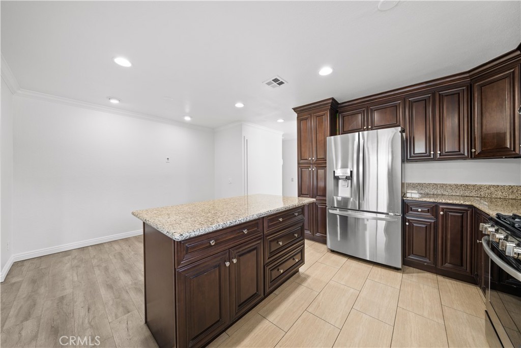 15410 Elm Lane