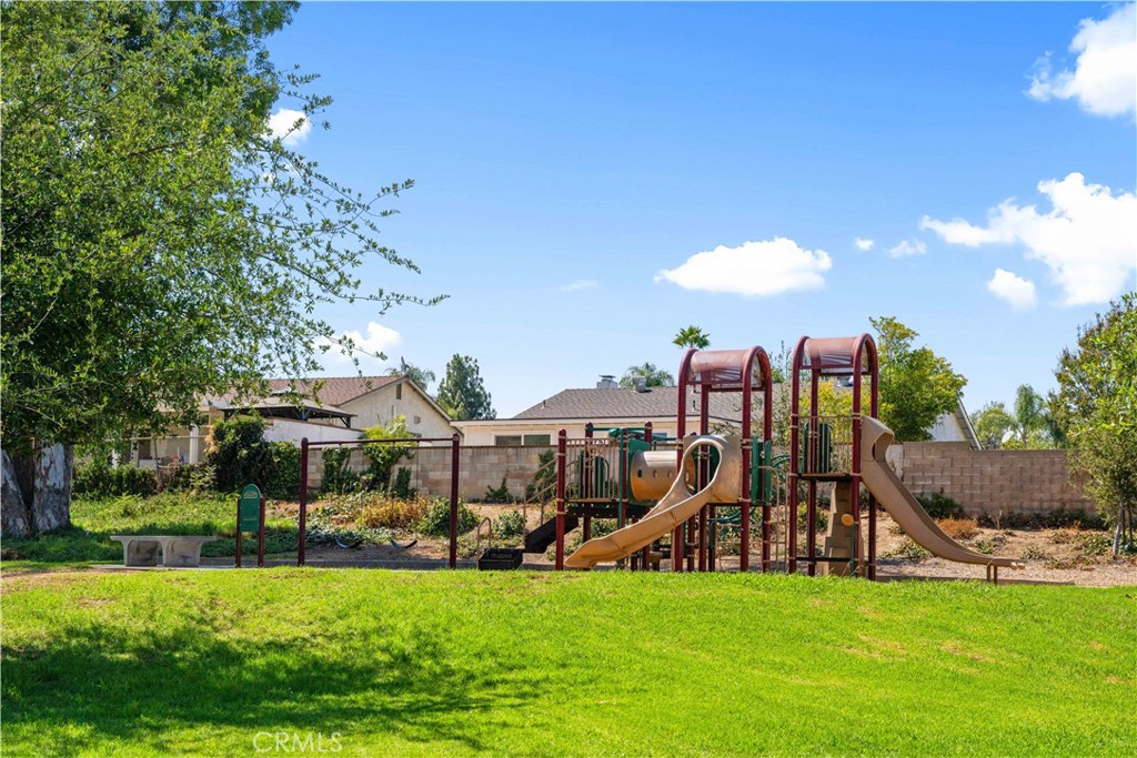 15410 Elm Lane