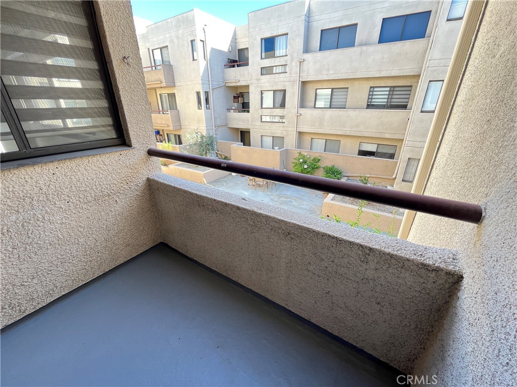 435 S Virgil Avenue 209