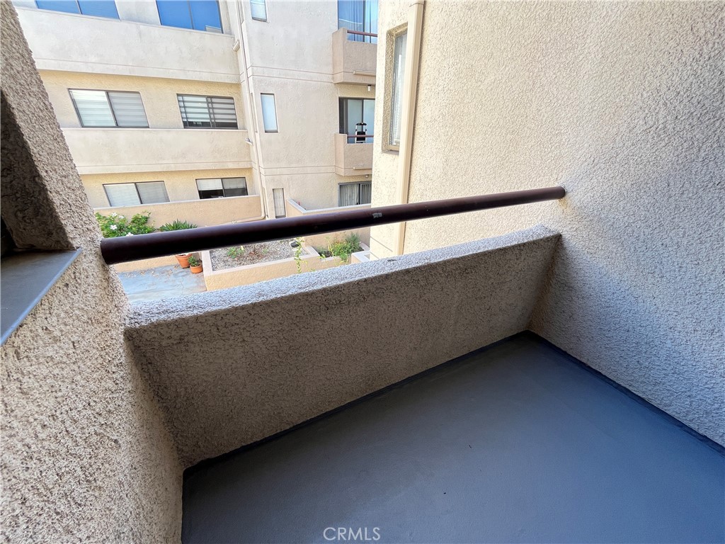 435 S Virgil Avenue 209