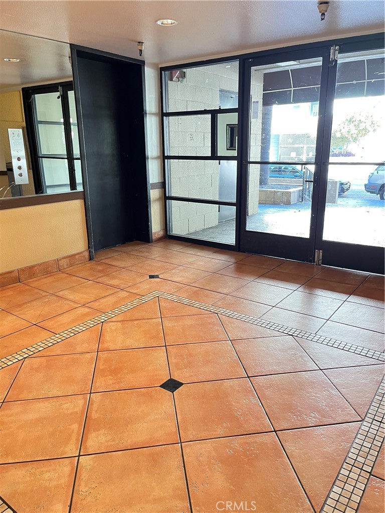 435 S Virgil Avenue 209