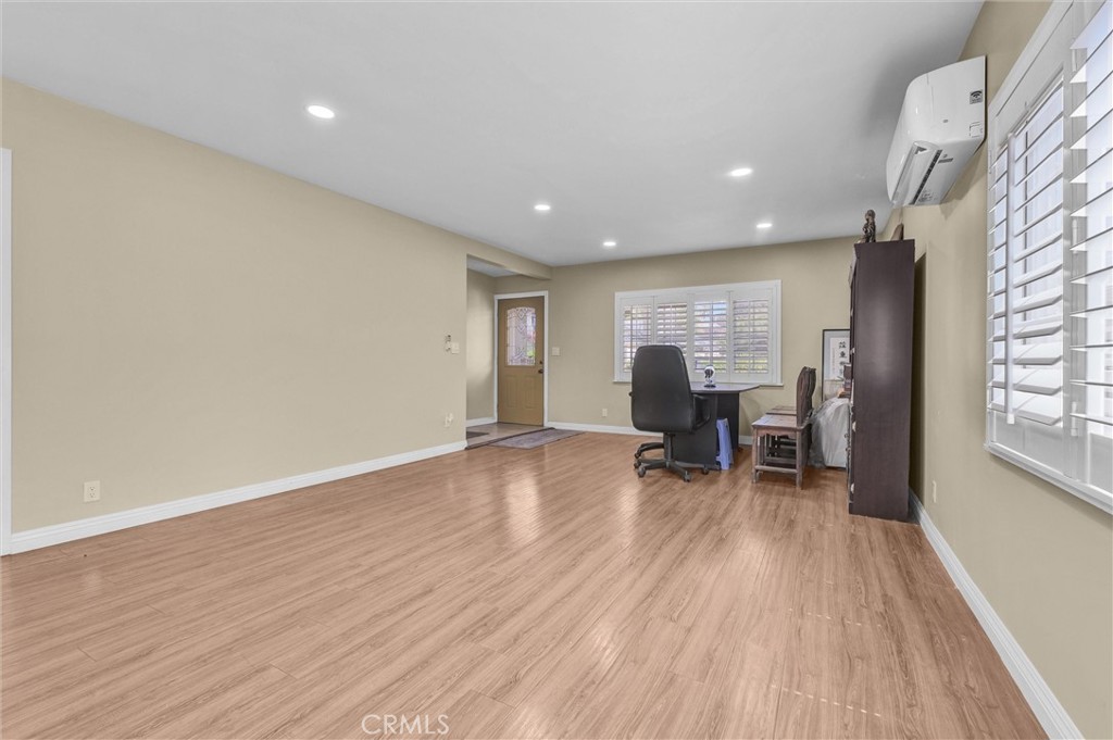 1325 Glen Ave