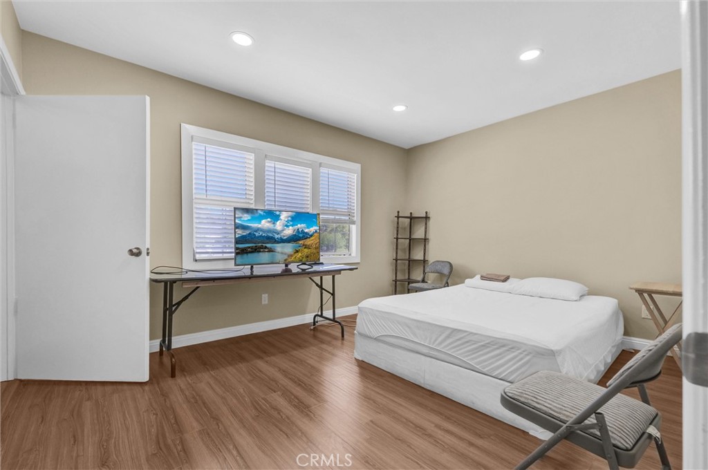 1325 Glen Ave