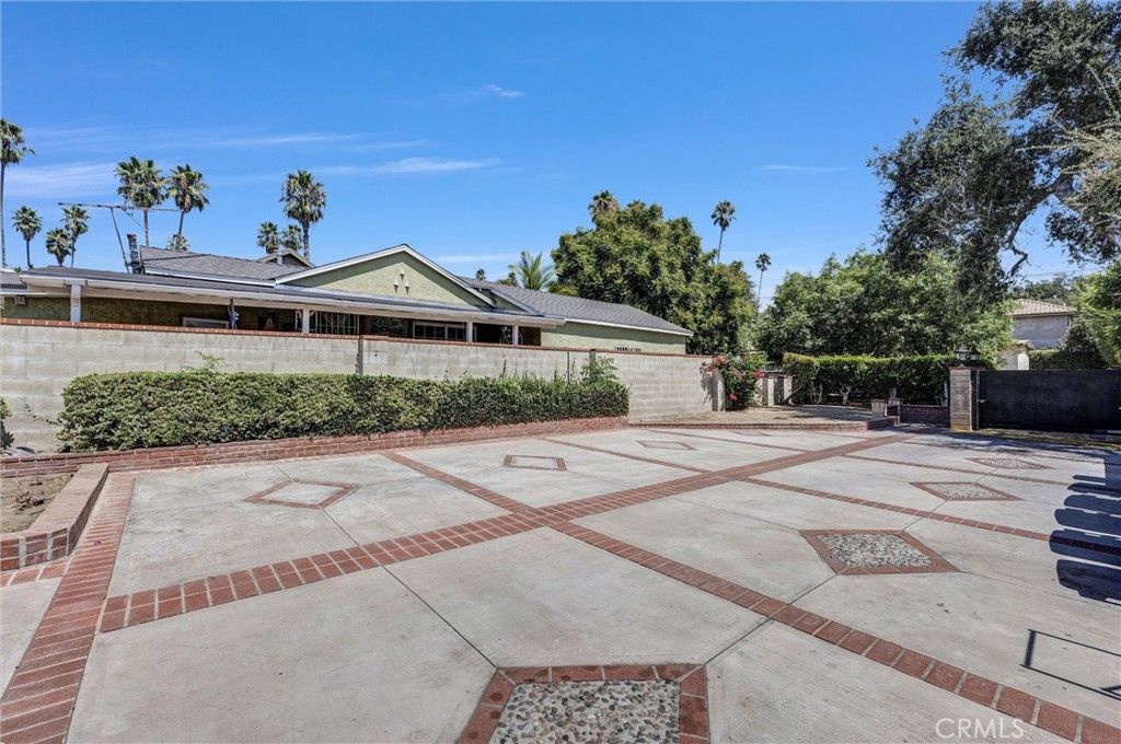 1325 Glen Ave