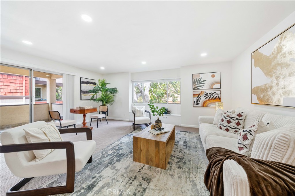 5674 Windsor Way 201