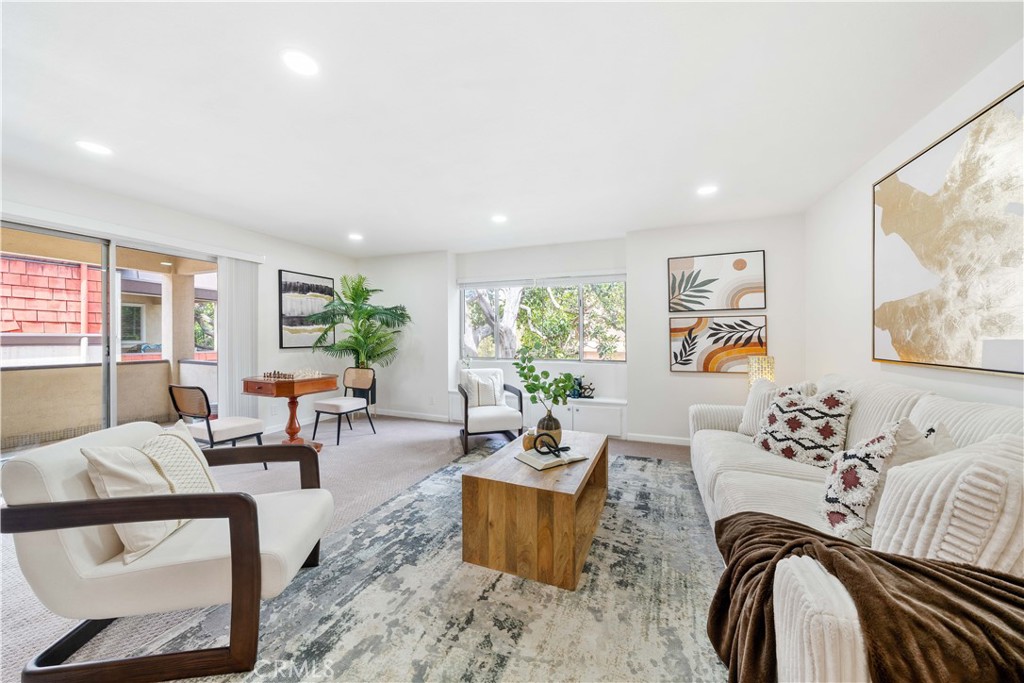 5674 Windsor Way 201