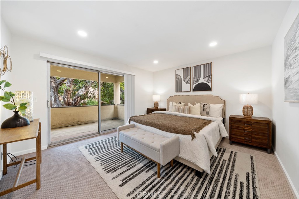 5674 Windsor Way 201