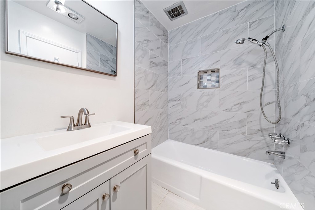 5674 Windsor Way 201